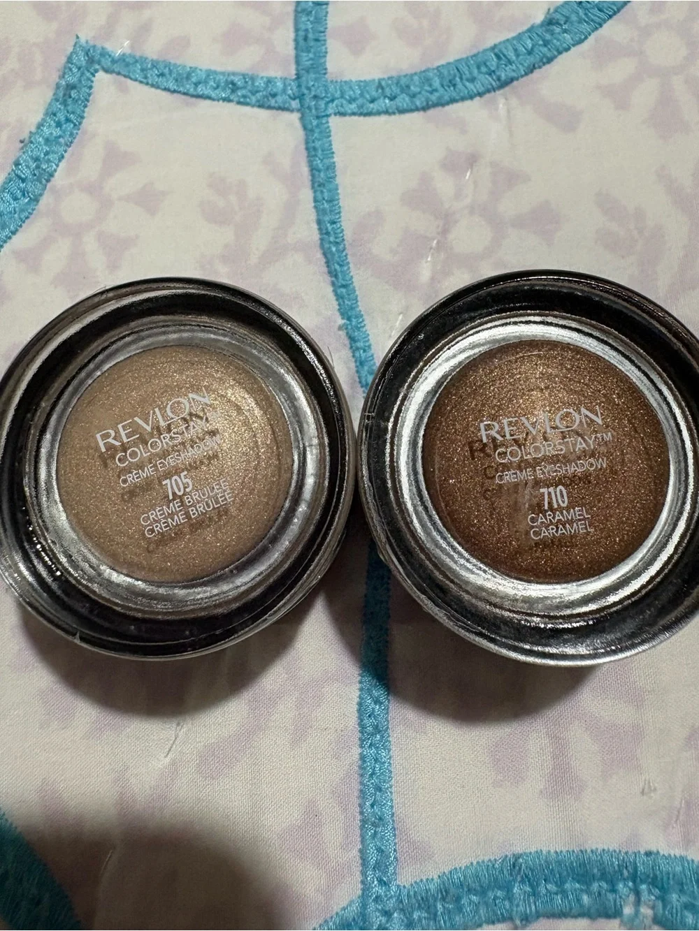 Revlon ColorStay Creme Eyeshadow Duo in Creme Brulee 705 & Caramel 710